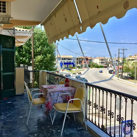 Διαμέρισμα Sunny And In